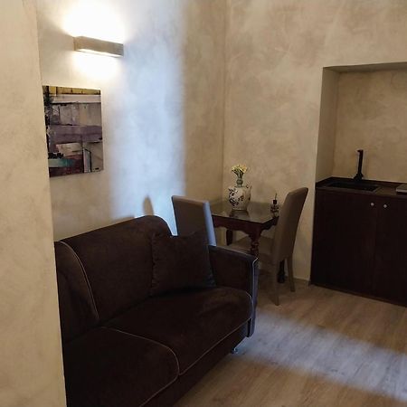Affittacamere La Piazzetta อานาญี ภายนอก รูปภาพ