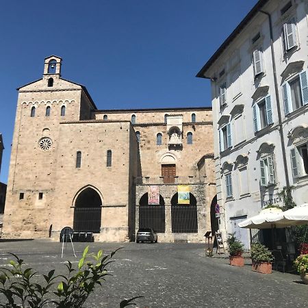 Affittacamere La Piazzetta อานาญี ภายนอก รูปภาพ