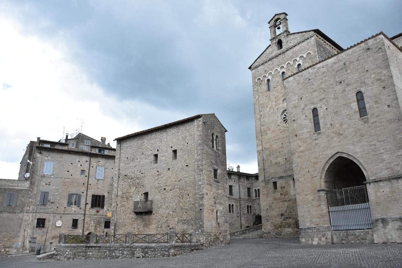 Affittacamere La Piazzetta อานาญี ภายนอก รูปภาพ